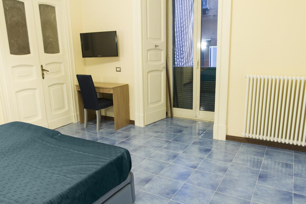 Bed and Breakfast Duomo 89 Nápoles Habitación foto
