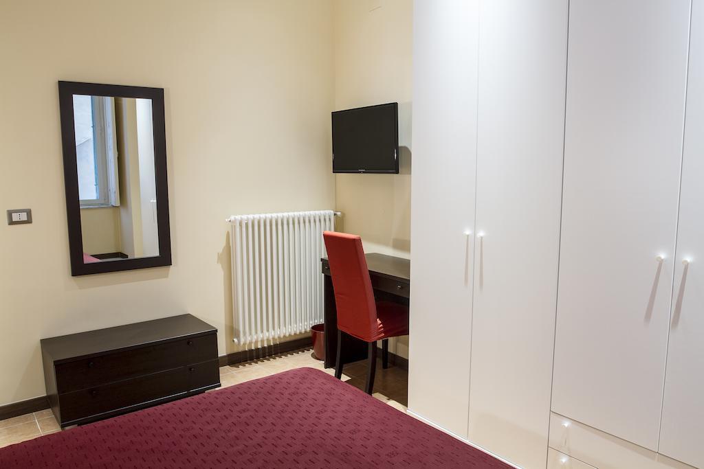 Bed and Breakfast Duomo 89 Nápoles Habitación foto